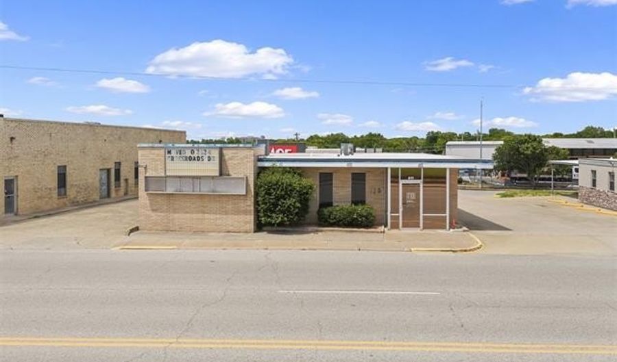 811 W Broadway St, Ardmore, OK 73401 - 0 Beds, 0 Bath