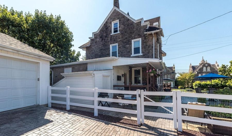 401 HIGHLAND Ave, Ambler, PA 19002 - 5 Beds, 2 Bath