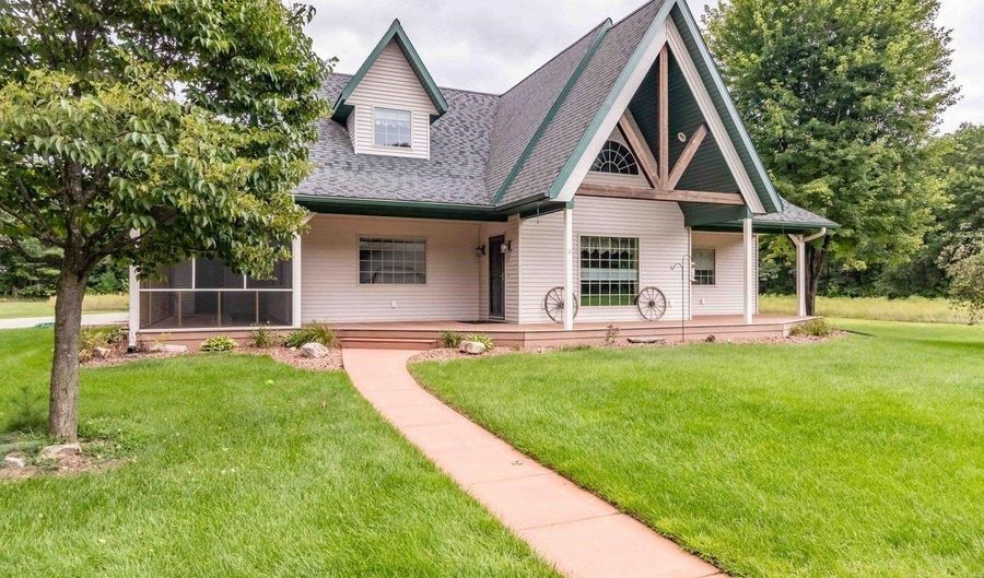 1647 Cottonville Ave, Arkdale, WI 54613 - 3 Beds, 4 Bath