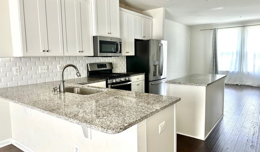 22370 LUCAS Ter, Ashburn, VA 20148 - 3 Beds, 4 Bath