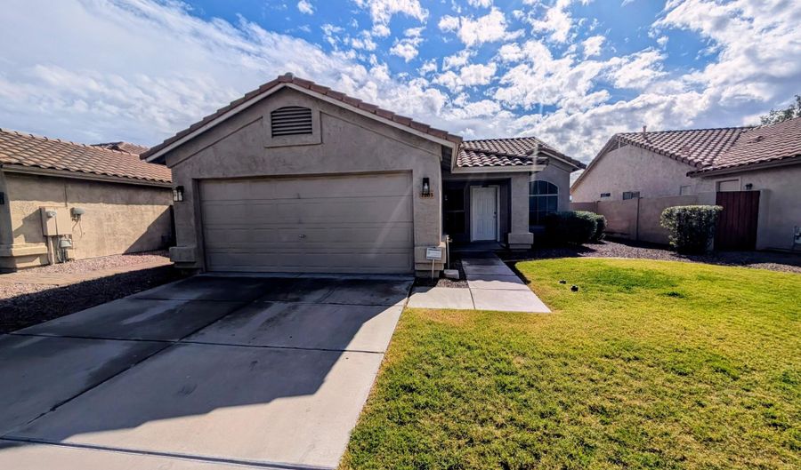 1203 W FLAMINGO Ct, Chandler, AZ 85286 - 3 Beds, 2 Bath
