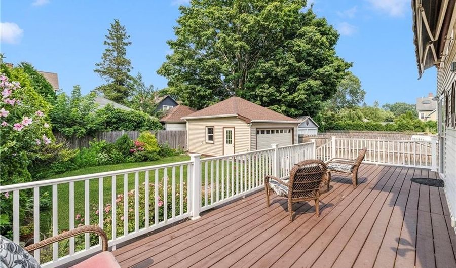 169 Columbia Ave, Cranston, RI 02905 - 9 Beds, 5 Bath
