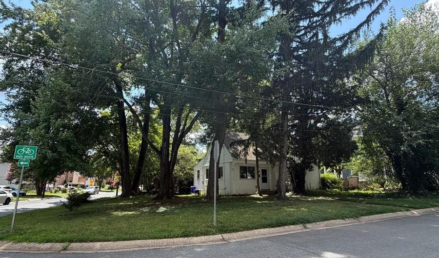 6000 SONOMA Rd, Bethesda, MD 20817 - 2 Beds, 1 Bath