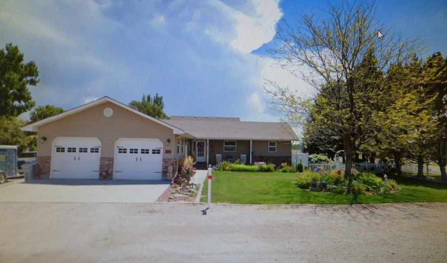 683 W Central Ave, Aberdeen, ID 83210 - 5 Beds, 3 Bath
