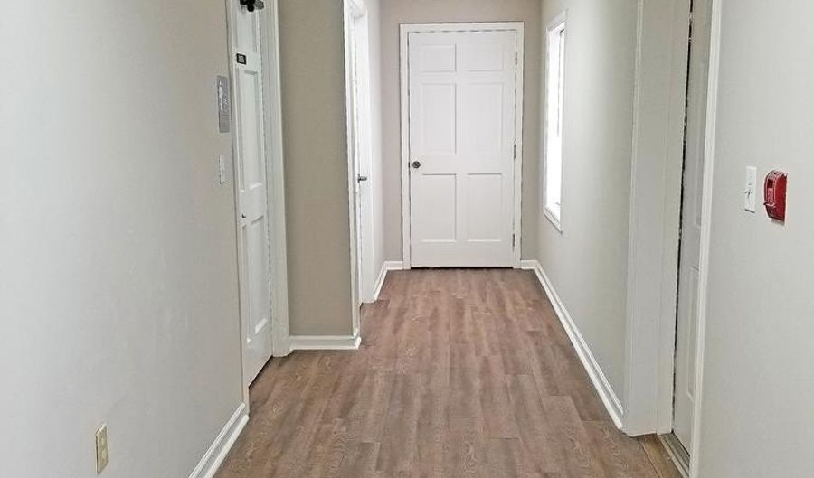 230 Charwood Dr Suite E, Abingdon, VA 24210 - 0 Beds, 0 Bath