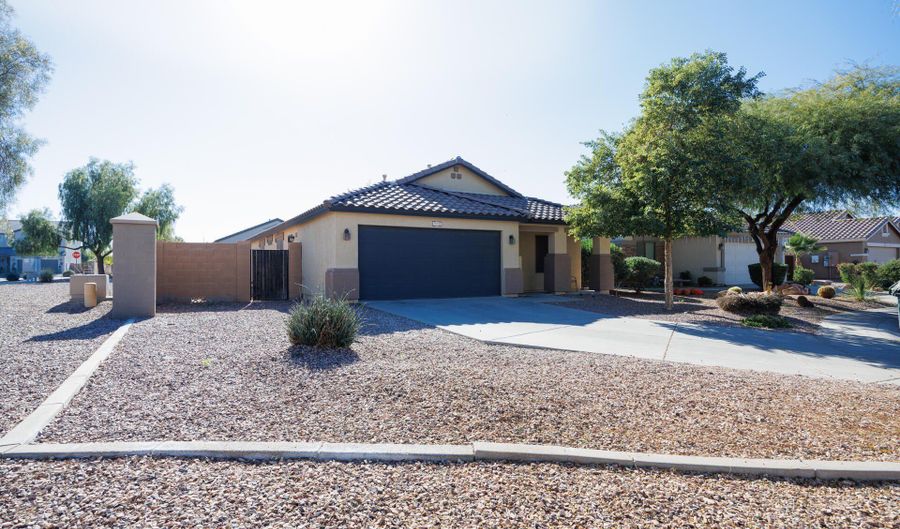 771 W FAIRLANE Ct, Casa Grande, AZ 85122 - 3 Beds, 2 Bath