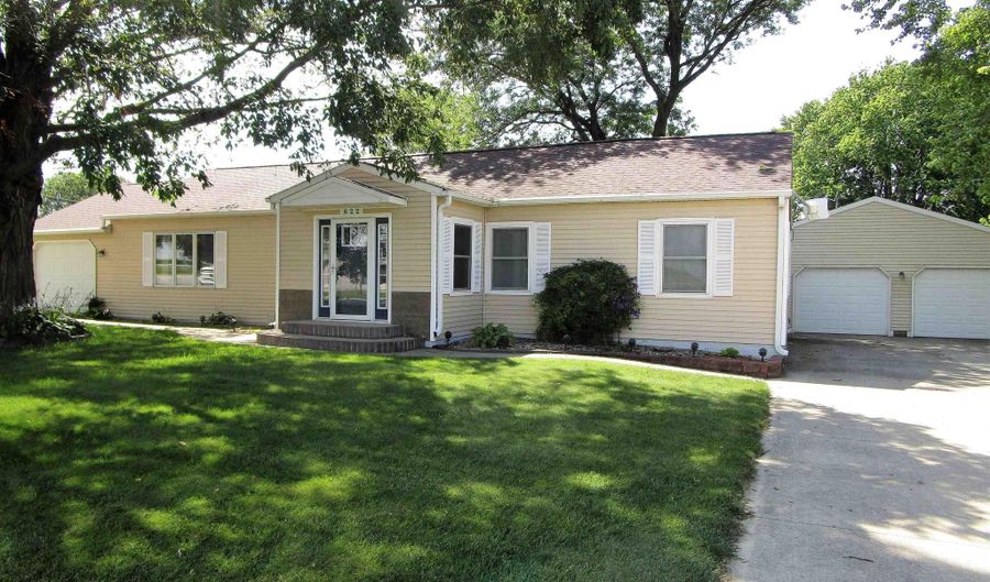622 Center St, Alden, IA 50006 - 3 Beds, 2 Bath