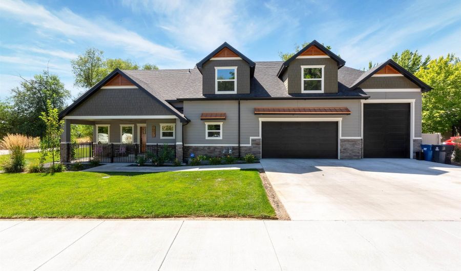 10031 W Arnold Rd, Boise, ID 83714 - 4 Beds, 4 Bath