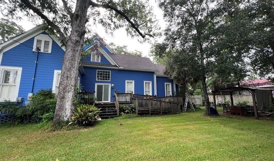 201 Eighth St, Adel, GA 31620 - 4 Beds, 2 Bath