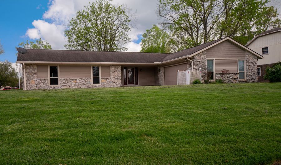 2809 Catalina Dr, Anderson, IN 46012 - 4 Beds, 3 Bath