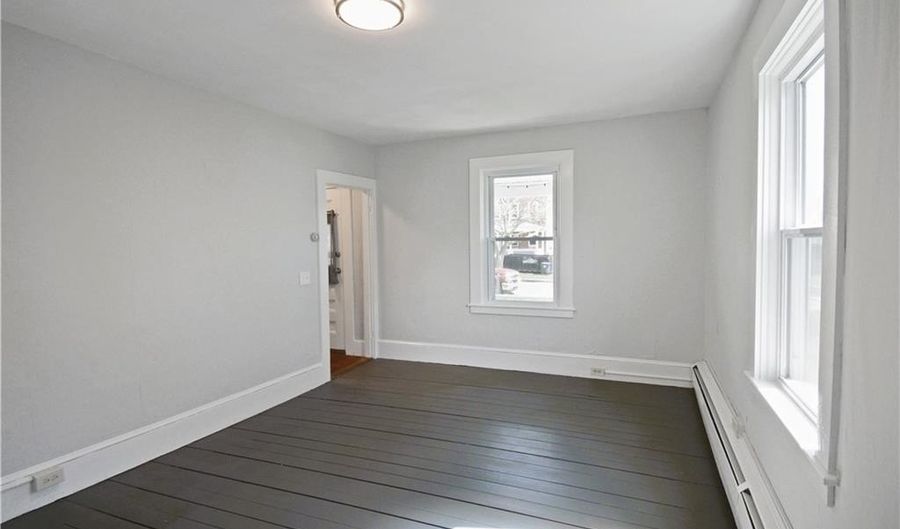 153 Mt Hope Ave, Bristol, RI 02809 - 2 Beds, 1 Bath