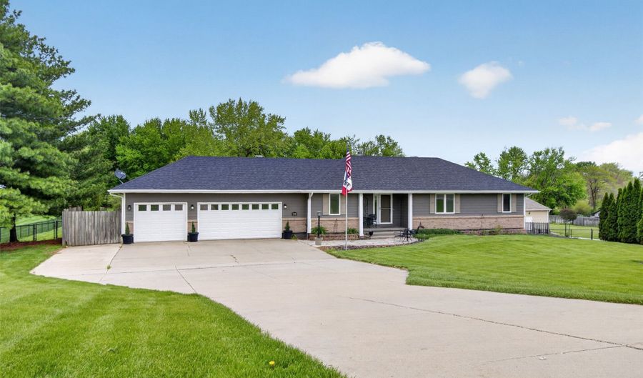 8634 NE 27th Ave, Altoona, IA 50009 - 4 Beds, 4 Bath