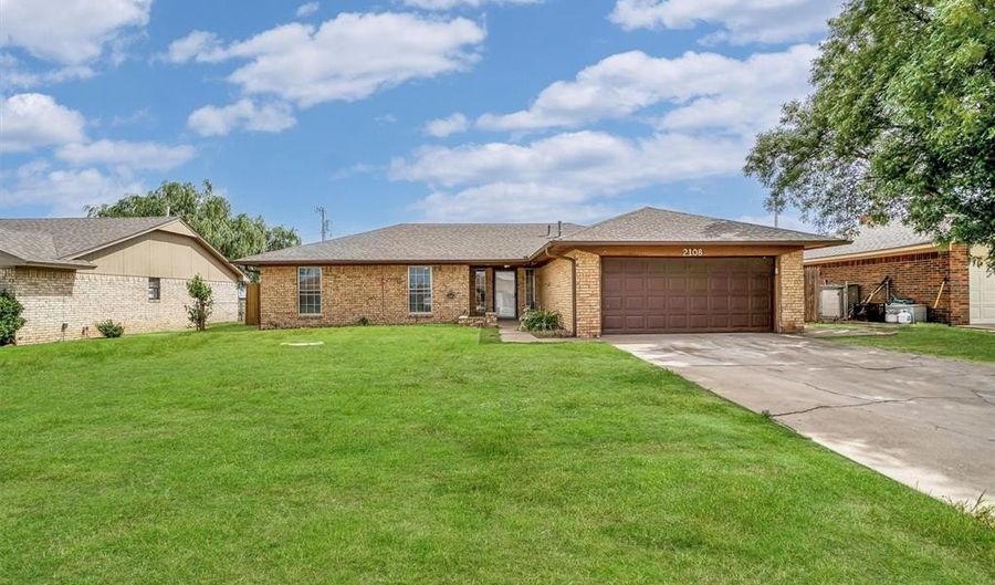 2108 Galaxy Dr, Altus, OK 73521 - 3 Beds, 2 Bath