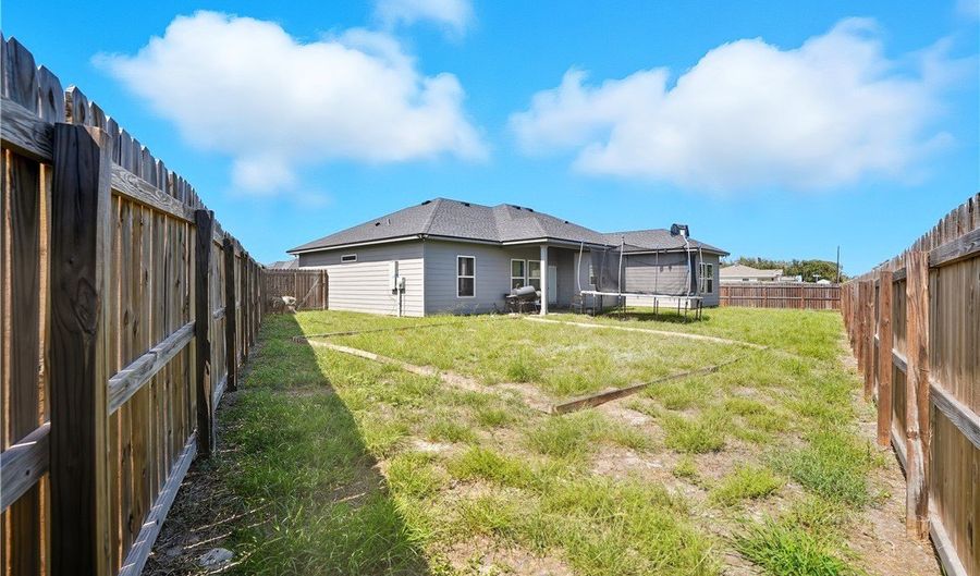 707 Starboard Ct, Aransas Pass, TX 78336 - 4 Beds, 2 Bath