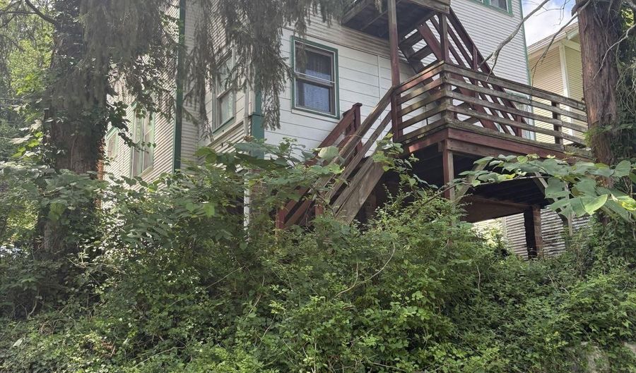 94 Franklin Ave, Athens, OH 45701 - 4 Beds, 2 Bath