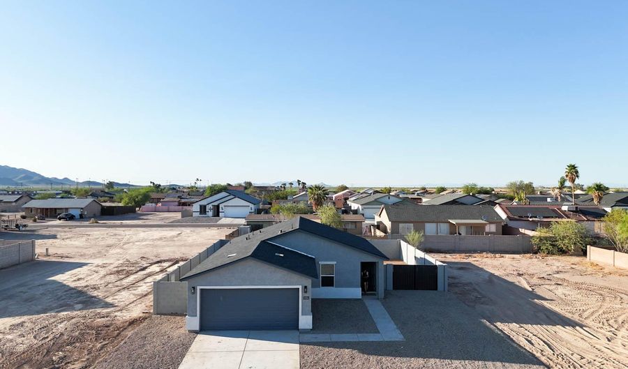 9494 W Tinajas Dr, Arizona City, AZ 85123 - 3 Beds, 2 Bath