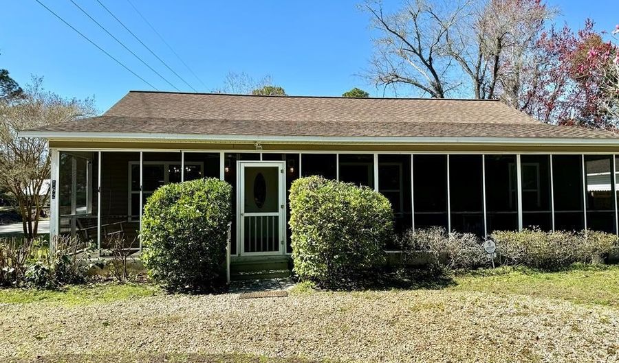 162 23rd Ave, Apalachicola, FL 32320 - 3 Beds, 2 Bath