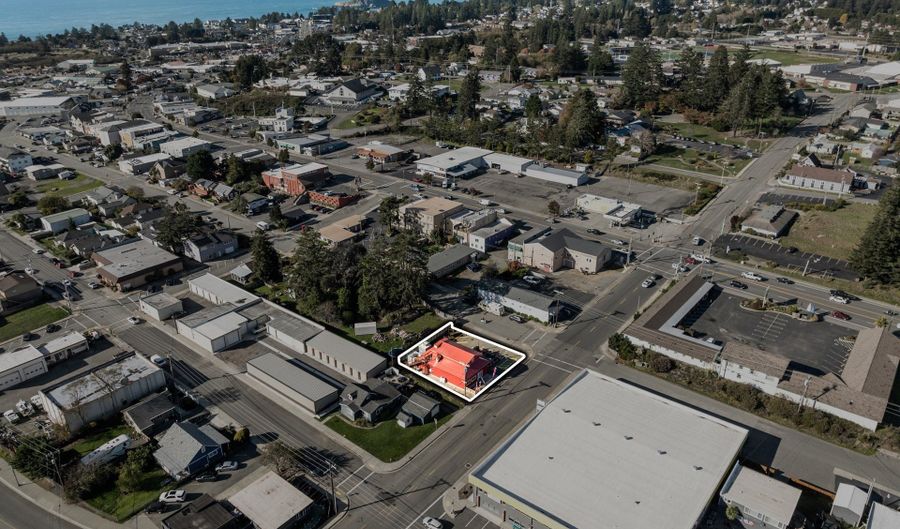 401 OAK St, Brookings, OR 97415 - 0 Beds, 0 Bath