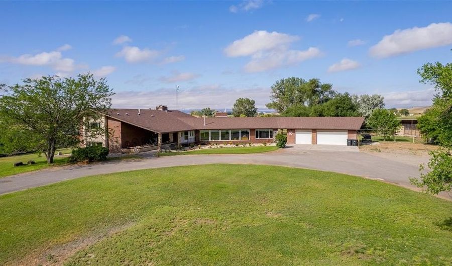 124 Highway 14A W, Byron, WY 82412 - 7 Beds, 5 Bath