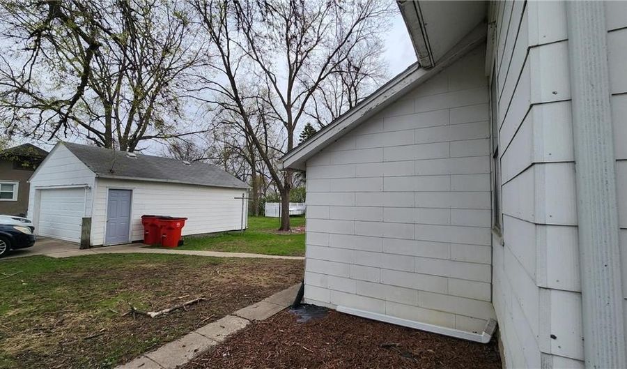 1110 W Oakland Ave, Austin, MN 55912 - 5 Beds, 0 Bath