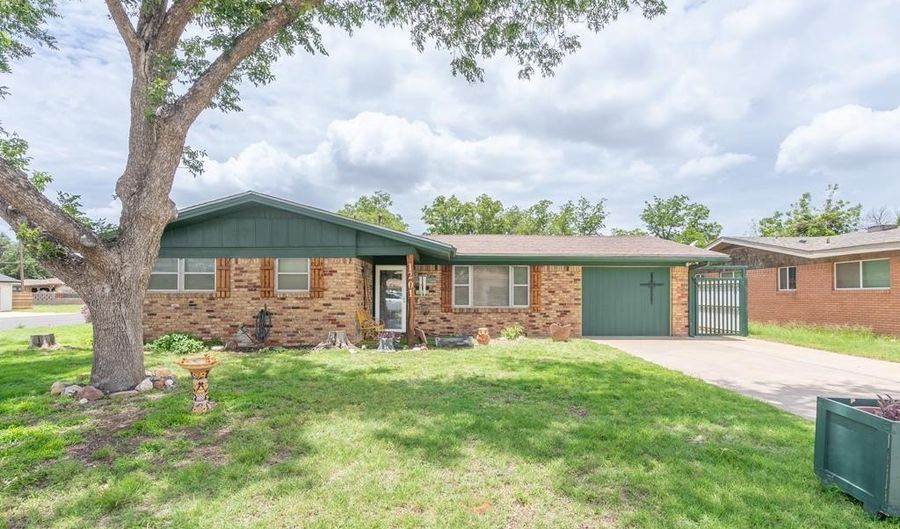 1201 NW 8th Pl, Andrews, TX 79714 - 3 Beds, 2 Bath