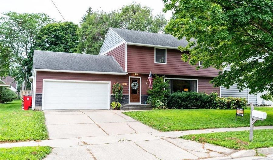 1911 6th Ave NW, Austin, MN 55912 - 5 Beds, 3 Bath