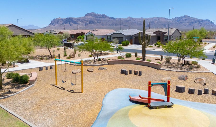 2929 E MOHAVE Ln, Apache Junction, AZ 85119 - 4 Beds, 2 Bath