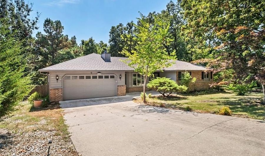 9 Farnham Dr, Bella Vista, AR 72714 - 3 Beds, 2 Bath