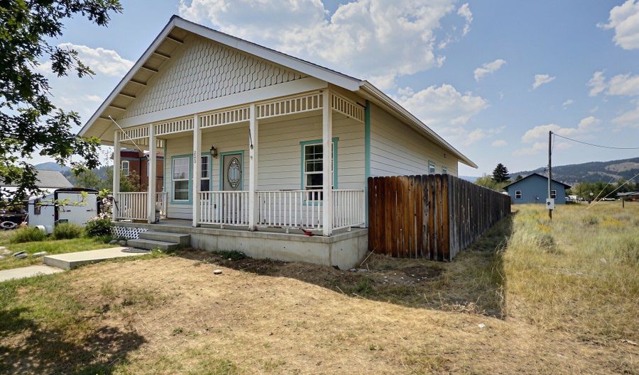 203 Monroe St S, Boulder, MT 59632 - 5 Beds, 2 Bath