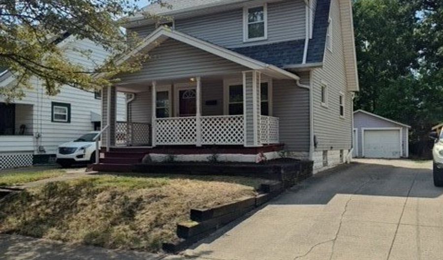 920 Rowe St, Akron, OH 44306 - 2 Beds, 1 Bath
