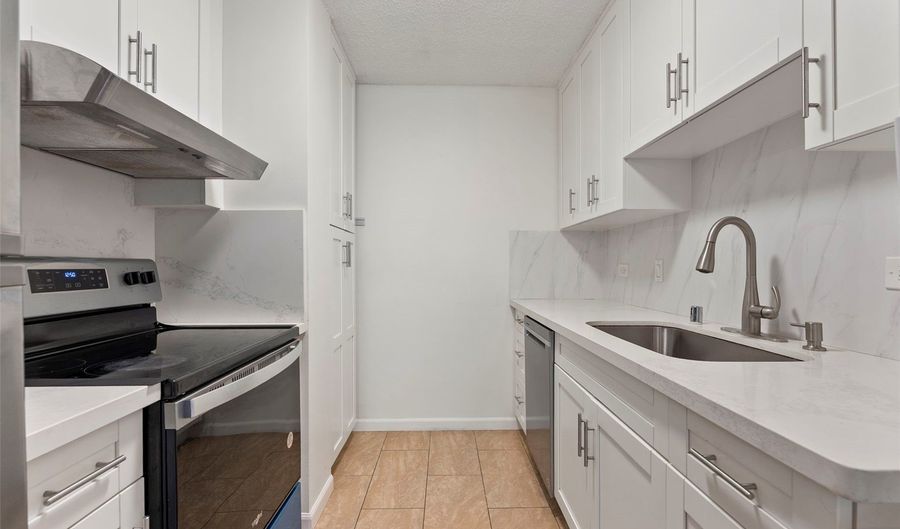 98-1042 Moanalua Rd 2-303, Aiea, HI 96701 - 3 Beds, 2 Bath