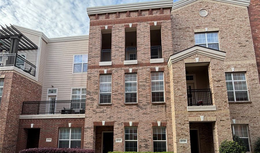 15727 Seabolt Pl, Addison, TX 75001 - 2 Beds, 3 Bath