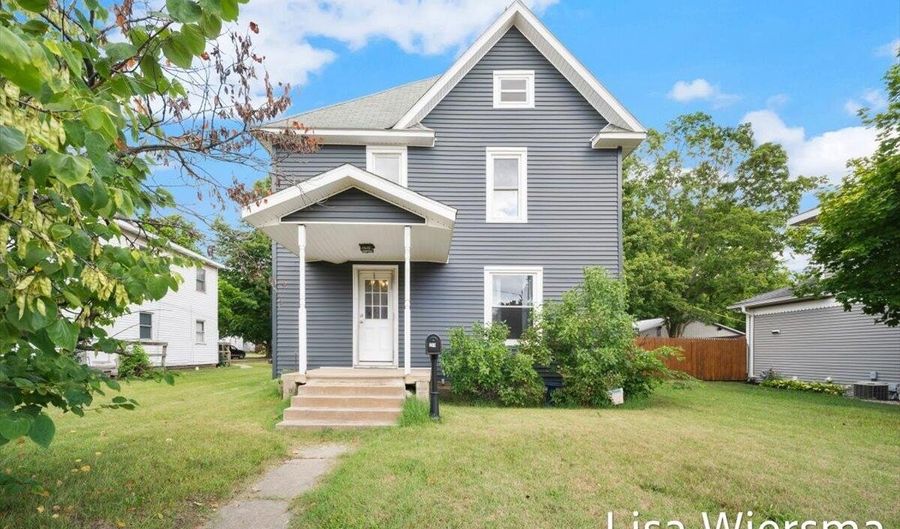 214 Western Ave, Allegan, MI 49010 - 5 Beds, 3 Bath