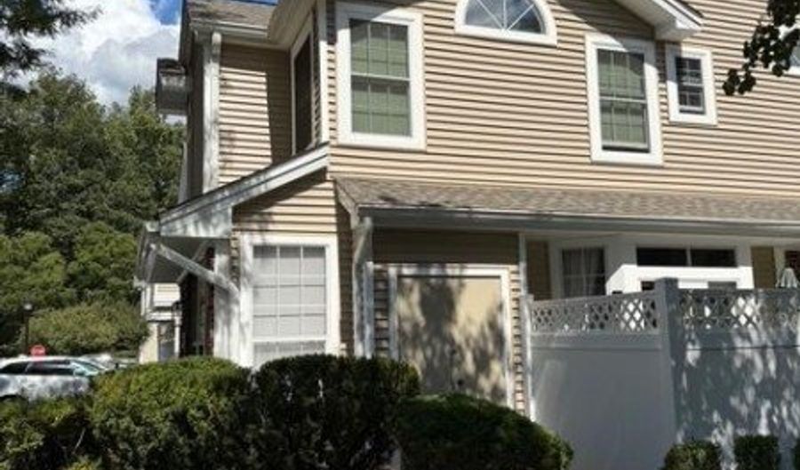 20 Mallard Ln, Bedminster, NJ 07921 - 2 Beds, 2 Bath