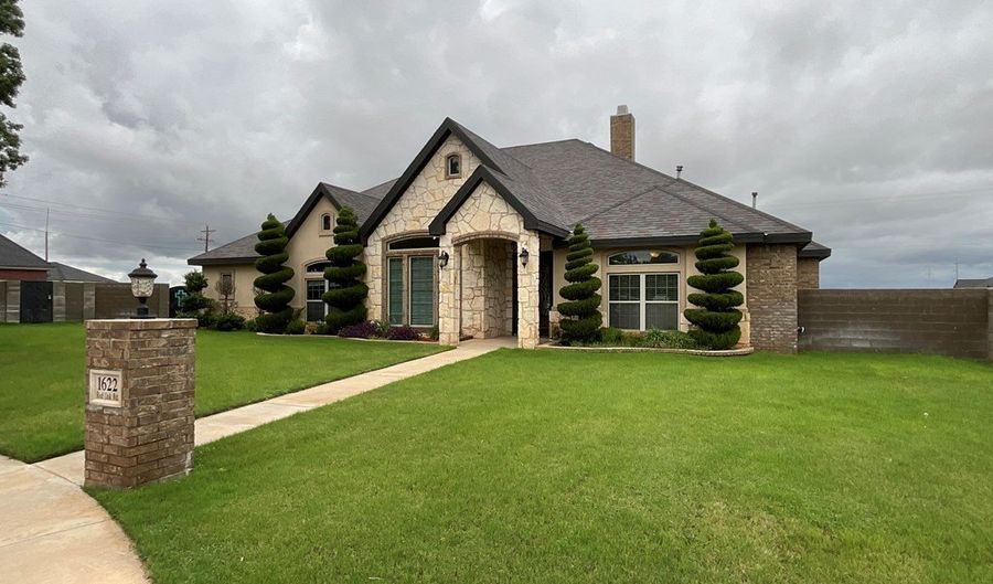 1622 Red Oak Ln, Andrews, TX 79714 - 4 Beds, 4 Bath