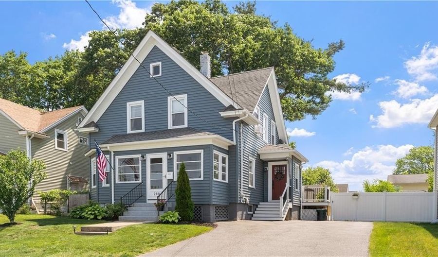 280 Woodbine St, Cranston, RI 02910 - 3 Beds, 3 Bath
