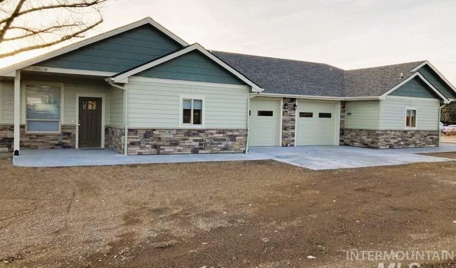 31977- A 1st St, Bruneau, ID 83604 - 4 Beds, 4 Bath