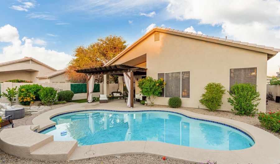 28642 N 46TH Way, Cave Creek, AZ 85331 - 3 Beds, 2 Bath