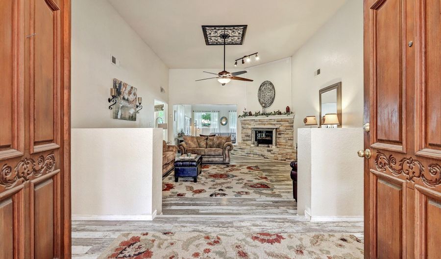 355 ESPERANZA Dr, Bosque Farms, NM 87068 - 4 Beds, 2 Bath