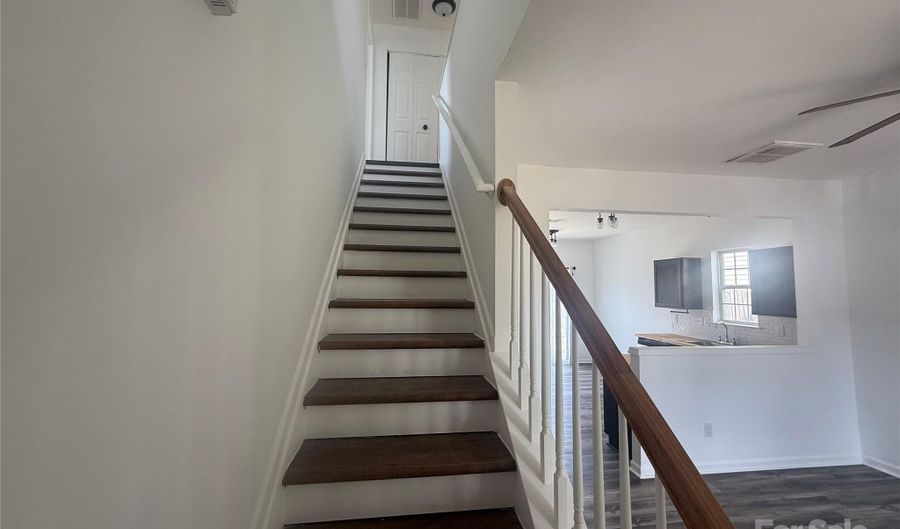 1326 Nadies Ct, Charlotte, NC 28214 - 4 Beds, 2 Bath