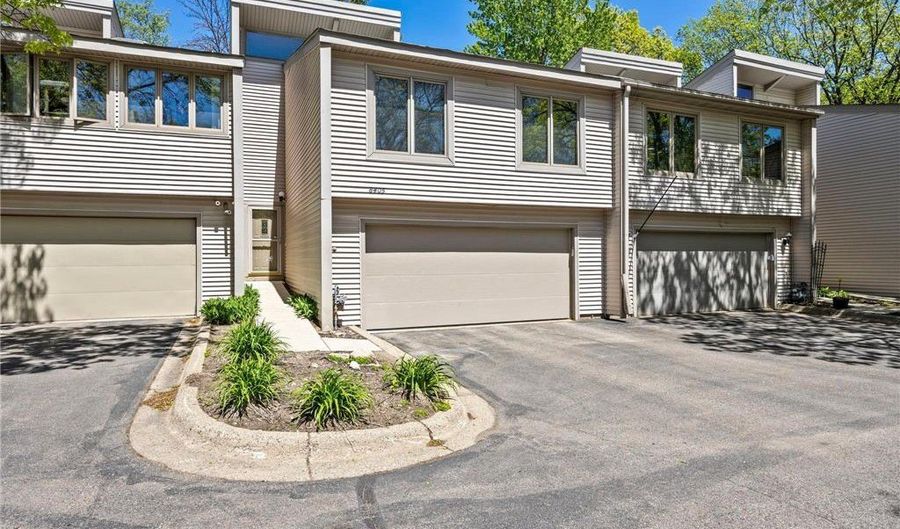 8405 137th Ct, Apple Valley, MN 55124 - 3 Beds, 2 Bath