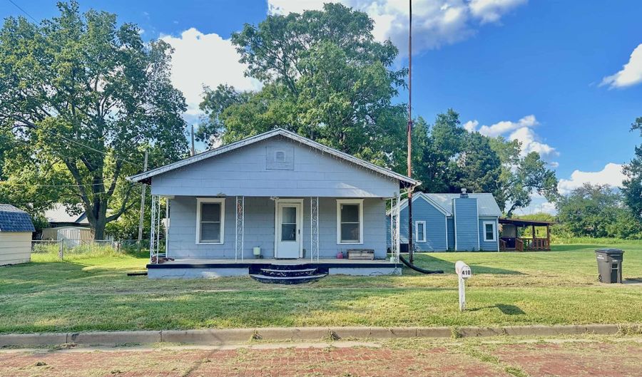 410 E Taylor Ave, Arkansas City, KS 67005 - 2 Beds, 1 Bath