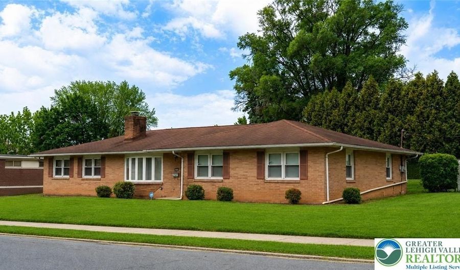910 N 12th St, Allentown, PA 18102 - 3 Beds, 2 Bath