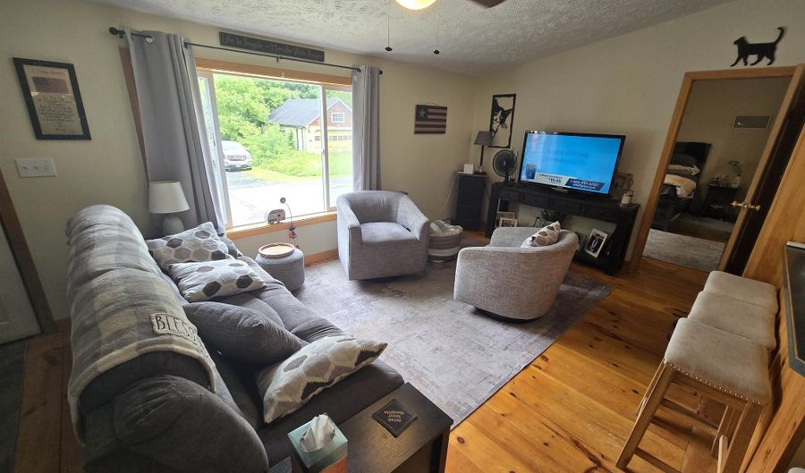 41 Brooklyn St, Barre, VT 05641 - 3 Beds, 2 Bath