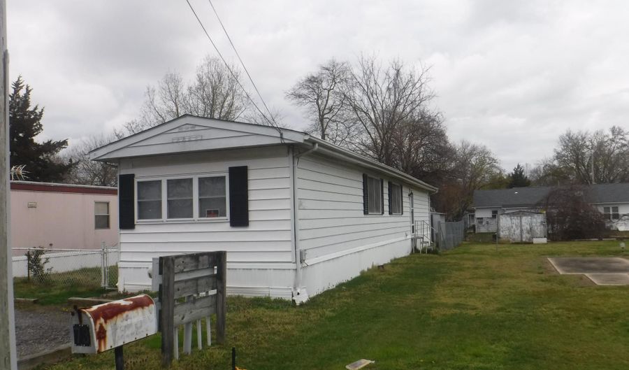 67 SHAMROCK Ave, Dover, DE 19901 - 2 Beds, 2 Bath