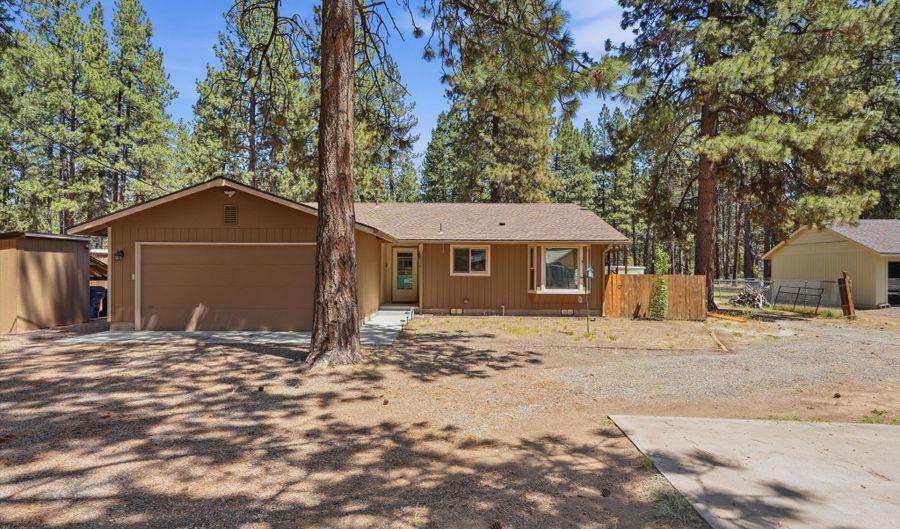 60282 Pawnee Ln, Bend, OR 97702 - 3 Beds, 2 Bath