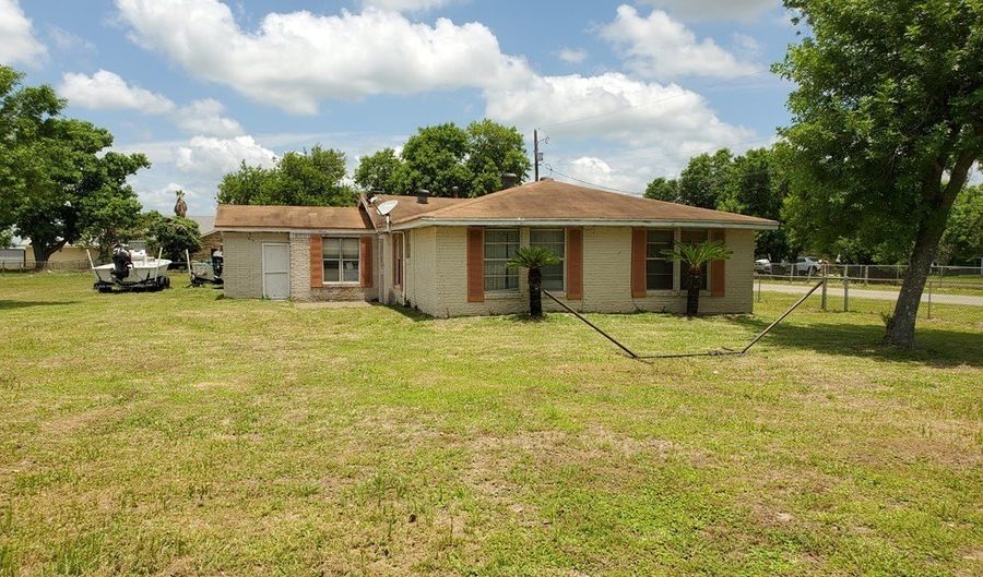 2609 W Highland Ave, Aransas Pass, TX 78336 - 3 Beds, 2 Bath