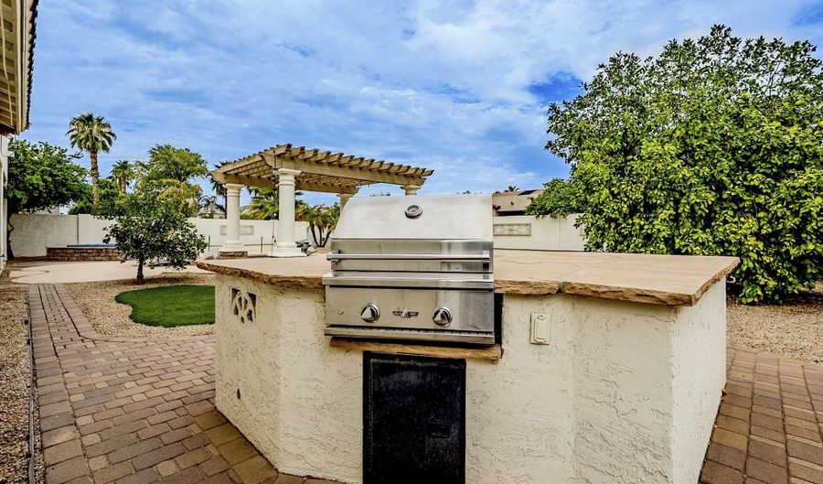 1858 E Coconino Dr, Chandler, AZ 85249 - 4 Beds, 3 Bath