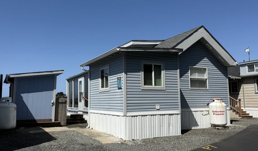 16219 LOWER HARBOR Rd P7, Brookings, OR 97415 - 1 Beds, 1 Bath