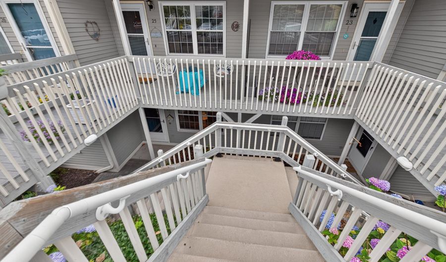 24 Manorwood Dr 24, Branford, CT 06405 - 2 Beds, 2 Bath